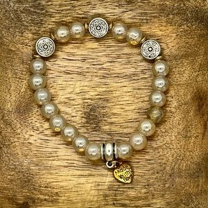 Handmade women's glass beads bracelet